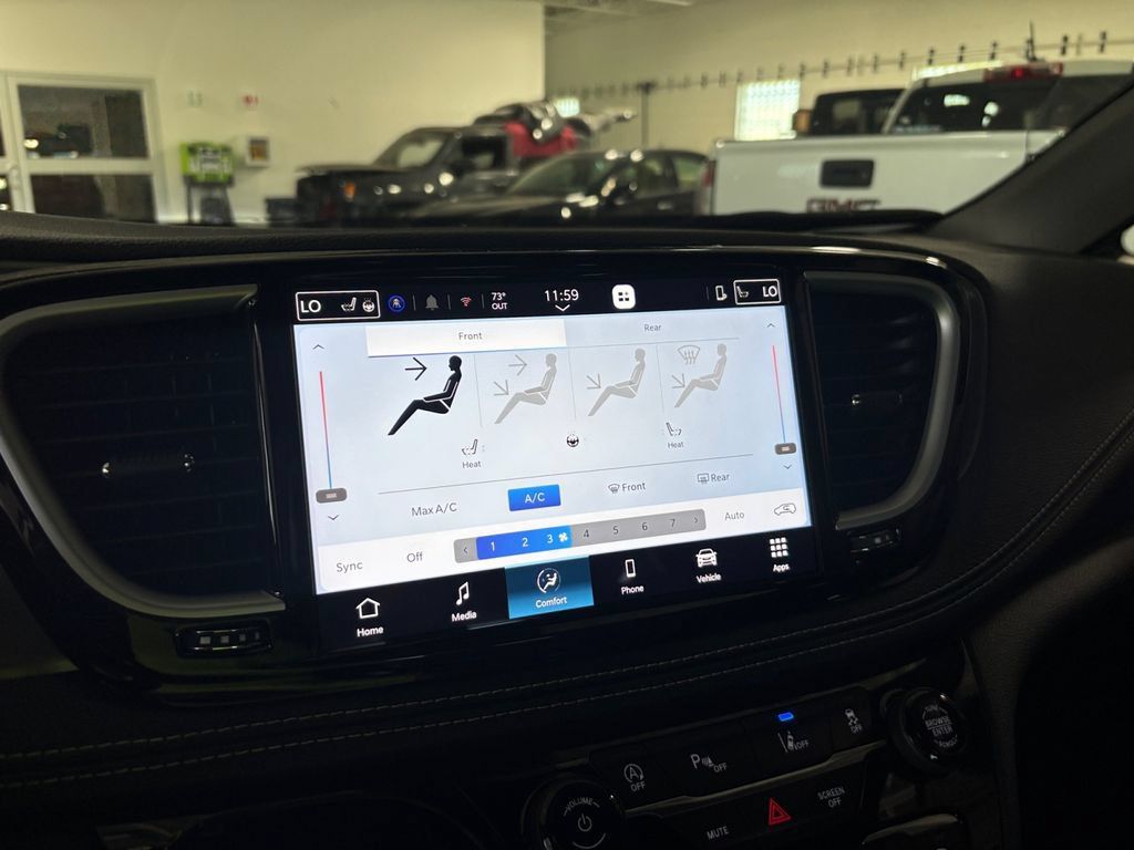 New 2026 Chrysler Pacifica Select FWD image 27