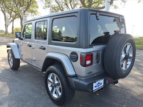 Used 2021 Jeep Wrangler Unlimited Sahara w/ Cold Weather Group AWD/4WD image 5