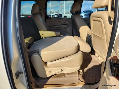 Used 2011 Cadillac Escalade ESV Premium image 52