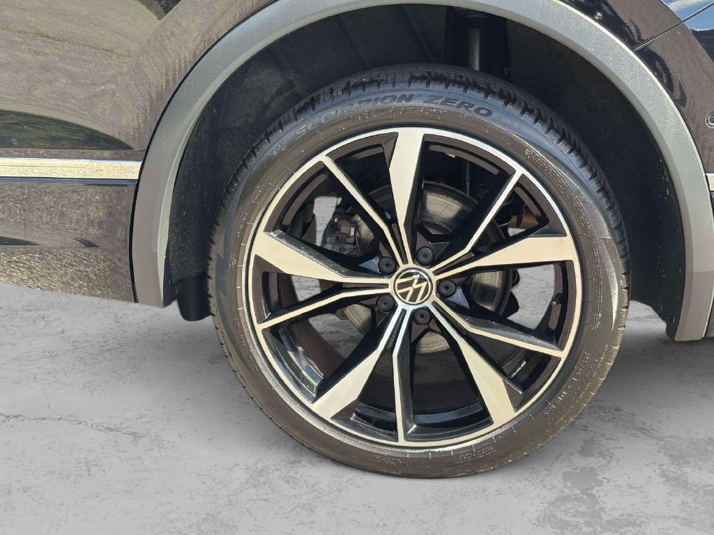 Used 2023 Volkswagen Tiguan SEL R-Line AWD/4WD image 34