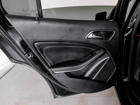 Used 2016 Mercedes-Benz GLA 250 image 43