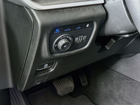 Used 2023 Jeep Grand Cherokee 4WD 4xe image 17