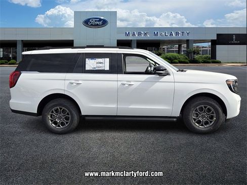 New 2026 Ford Expedition Active image 4