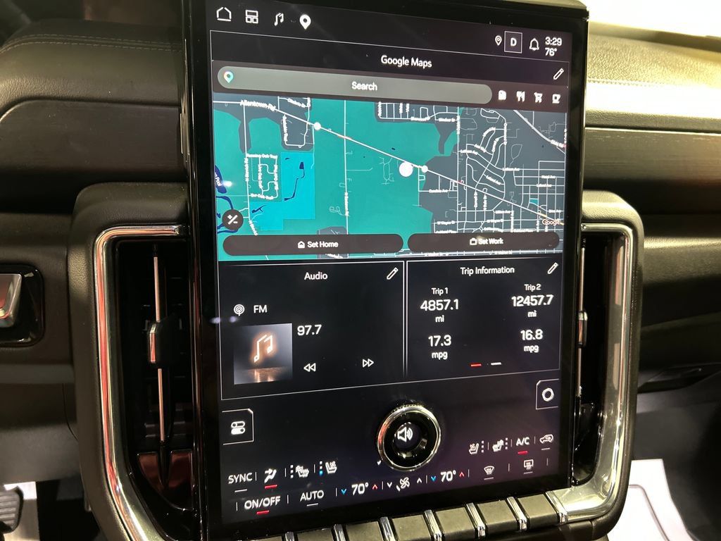 Used 2025 GMC Yukon XL Denali AWD/4WD image 17
