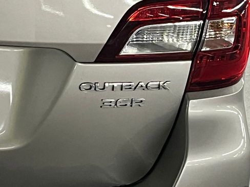 Used 2019 Subaru Outback 3.6R Limited image 34