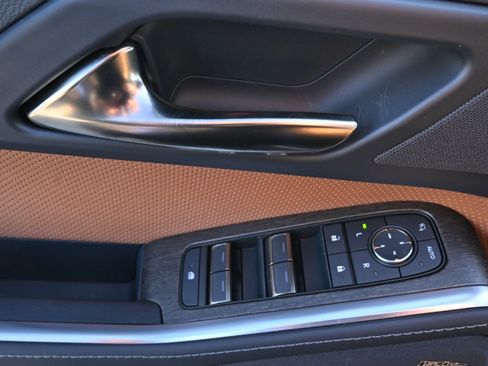 Used 2025 Lexus GX 550 w/ Accessory Package (2T) image 32