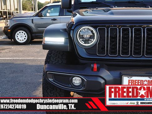 Used 2024 Jeep Wrangler Rubicon AWD/4WD image 37
