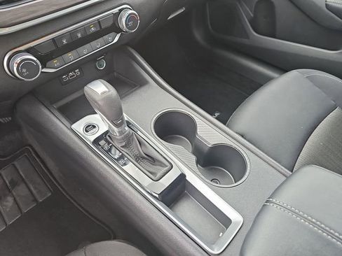 Used 2025 Nissan Altima 2.5 SV FWD image 28