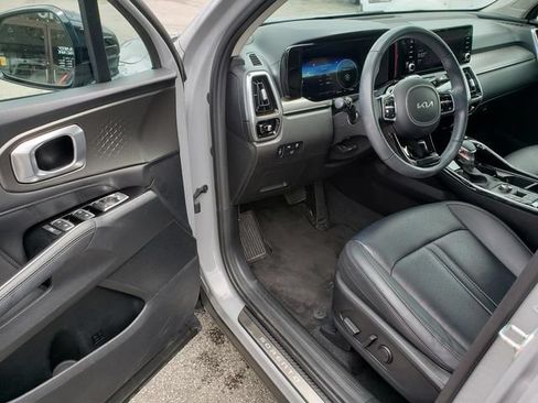 Used 2023 Kia Sorento SX AWD/4WD image 11