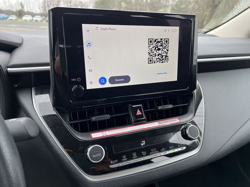 Used 2025 Toyota Corolla LE image 14