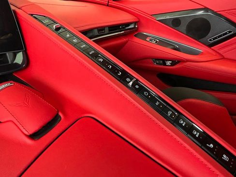 Used 2024 Chevrolet Corvette Z06 w/ Z07 Performance Package RWD image 32