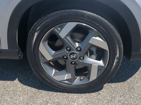 Used 2025 Hyundai Venue SEL FWD image 10
