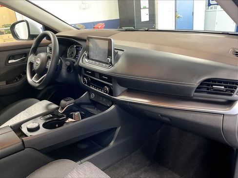 Used 2023 Nissan Rogue SV AWD/4WD image 14