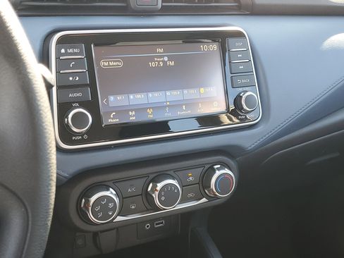 Used 2025 Nissan Versa SV image 24