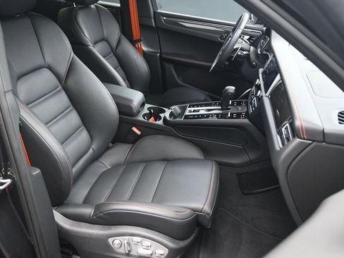 Certified 2024 Porsche Macan GTS image 11