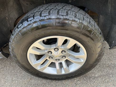 Used 2018 Chevrolet Suburban LT AWD/4WD image 32