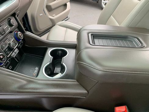 Certified 2022 Chevrolet Tahoe Z71 w/ Luxury Package image 14