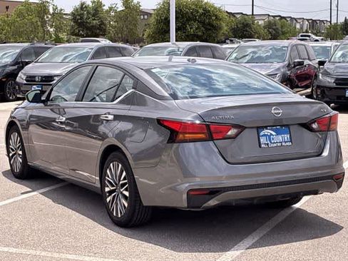 Used 2024 Nissan Altima 2.5 SV FWD image 4