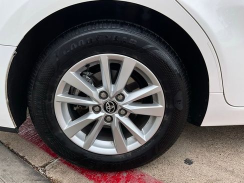 Used 2025 Toyota Camry LE image 9