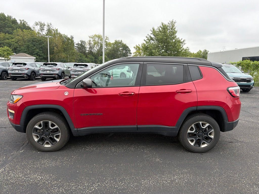 Used 2018 Jeep Compass Trailhawk w/ Navigation Group AWD/4WD image 4