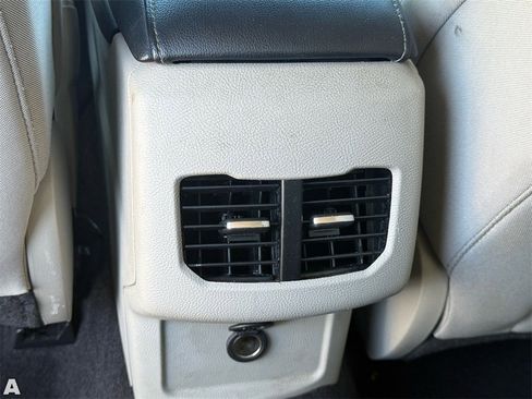 Used 2020 Ford Fusion SE image 28