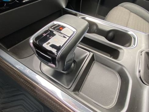 Used 2024 Chevrolet Silverado 1500 LT Trail Boss w/ Convenience Package II AWD/4WD image 18