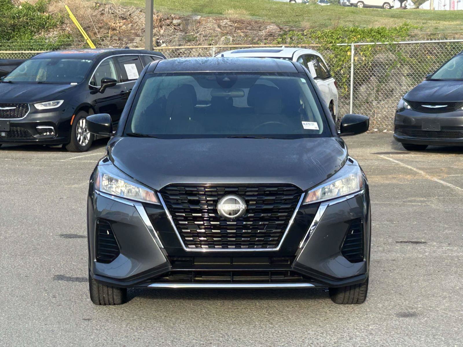 Used 2022 Nissan Kicks S FWD image 2