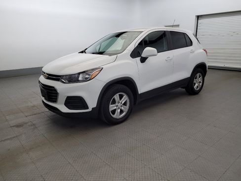 Used 2019 Chevrolet Trax LS w/ Tint and Cruise Package AWD/4WD image 2