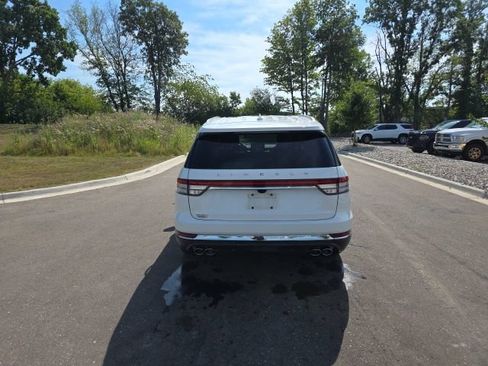 Used 2024 Lincoln Aviator Reserve w/ Equipment Group 201A AWD/4WD image 6