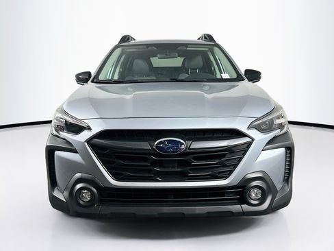 Used 2024 Subaru Outback Premium AWD/4WD image 2