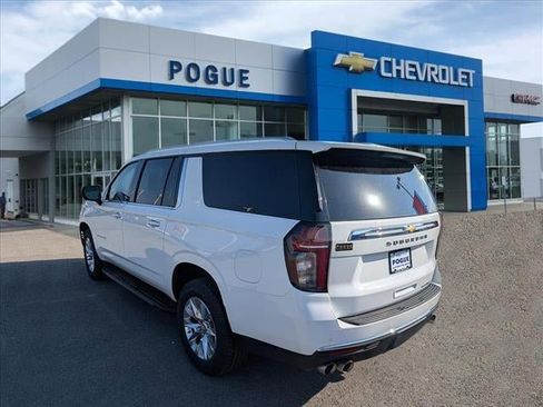 Used 2023 Chevrolet Suburban Premier image 3