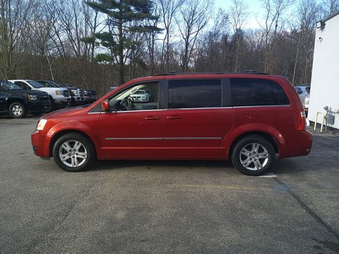 Used 2010 Dodge Grand Caravan SXT FWD image 7