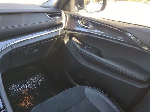 Used 2023 Jeep Grand Cherokee Altitude image 17