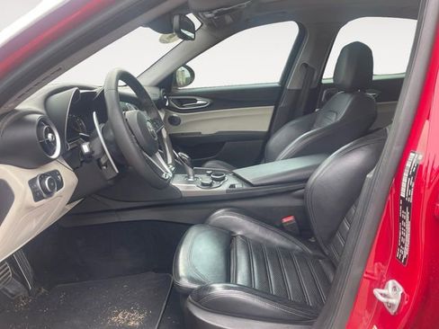 Used 2019 Alfa Romeo Giulia Ti Sport w/ Quick Order Package 22U Sport image 9