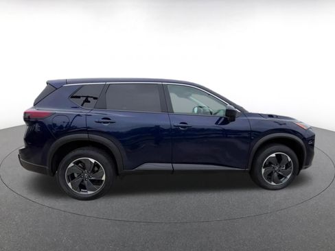 Used 2025 Nissan Rogue SV AWD/4WD image 16
