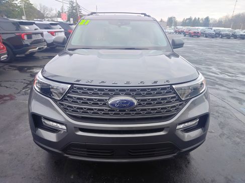 Used 2021 Ford Explorer XLT w/ Equipment Group 202A image 3