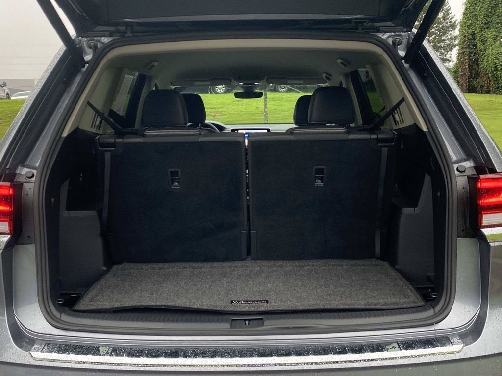 Used 2024 Volkswagen Atlas SE FWD image 6