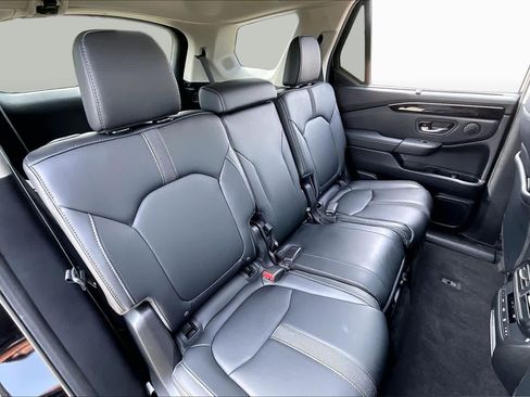 Used 2023 Honda Pilot Touring image 18