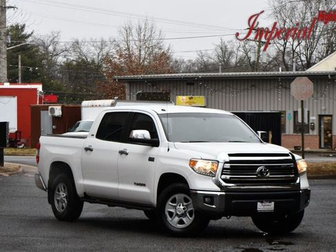 Used 2017 Toyota Tundra SR5 w/ SR5 Upgrade Package image 1