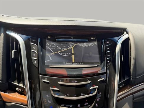 Used 2019 Cadillac Escalade ESV Luxury RWD image 51