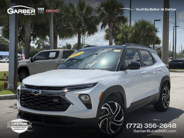 Used 2025 Chevrolet TrailBlazer RS w/ Convenience Package FWD image 1