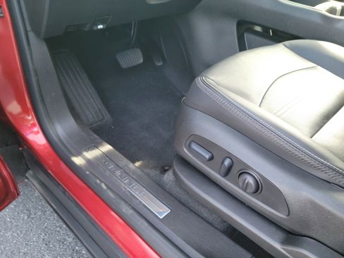 Used 2024 GMC Terrain Denali w/ Denali Premium Package AWD/4WD image 29