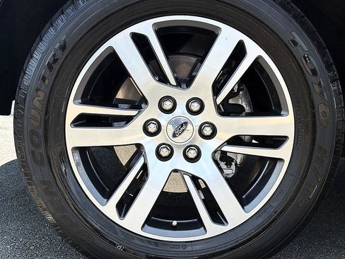 Used 2024 Ford Expedition XLT AWD/4WD image 8