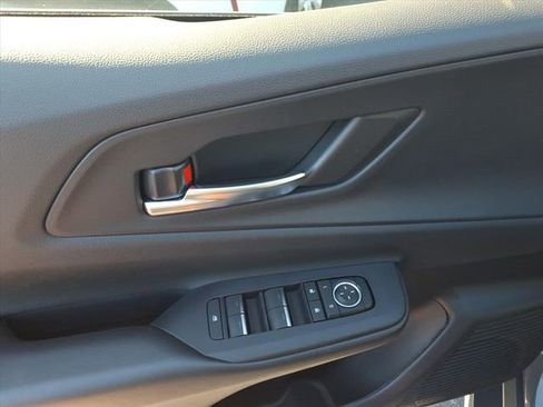 New 2026 Toyota Prius Plug-In Hybrid image 9