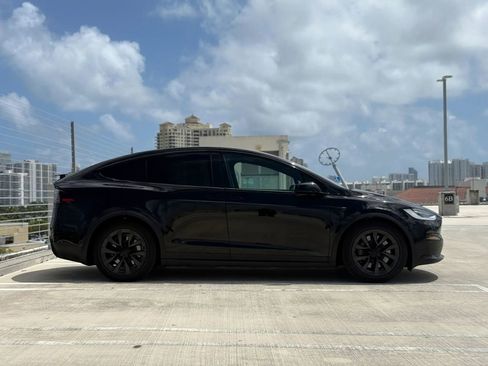 Used 2022 Tesla Model X Plaid image 14