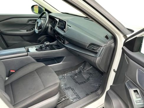 Used 2024 Nissan Rogue S FWD image 27