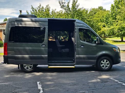 Used 2023 Mercedes-Benz Sprinter 2500 image 7