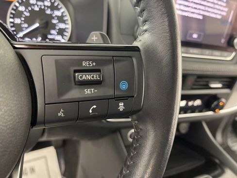 Used 2023 Nissan Rogue SV w/ SV Premium B Package image 21