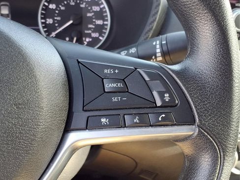 Used 2024 Nissan Sentra SV FWD image 17
