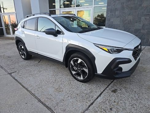 Used 2024 Subaru Crosstrek 2.5i Limited w/ Crosstrek Mirror Package image 2
